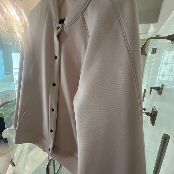 Zella Arise Luxe bomber jacket button up light pink - Picture 13 of 17